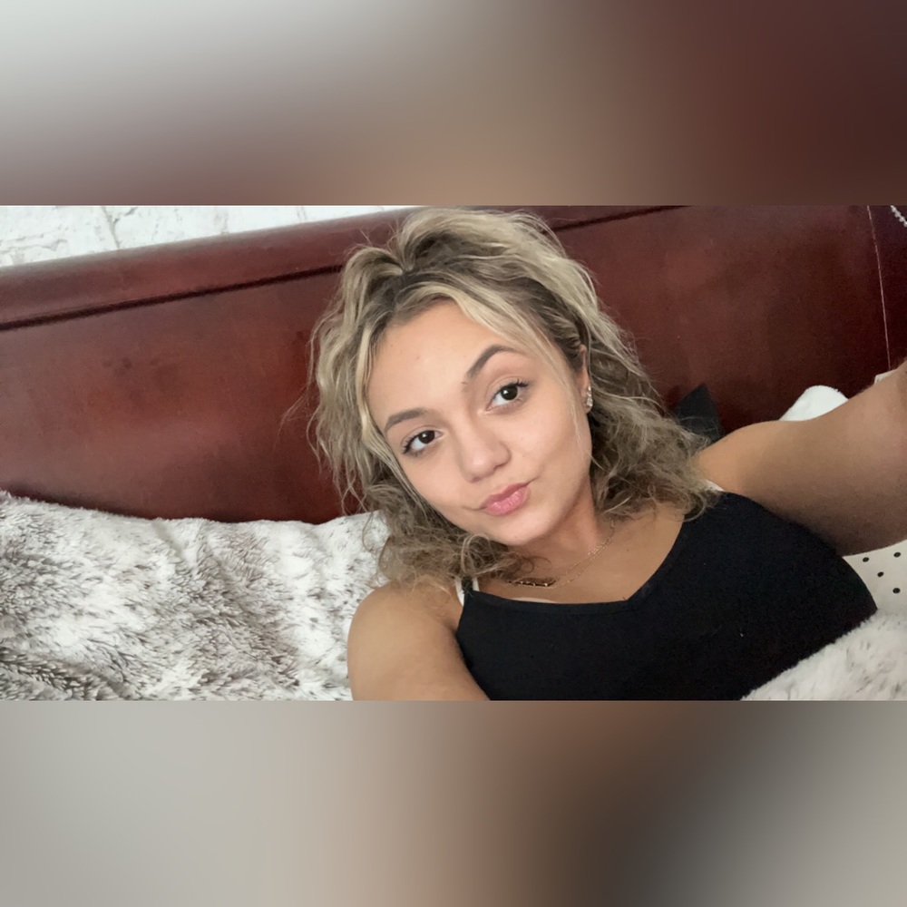 Meet your Posher, Daniella